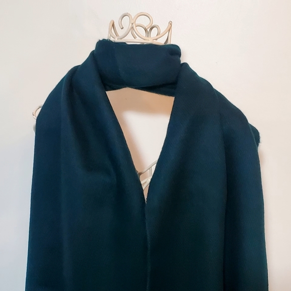 Cashmere Fringed Scarf - Picture 2 of 5